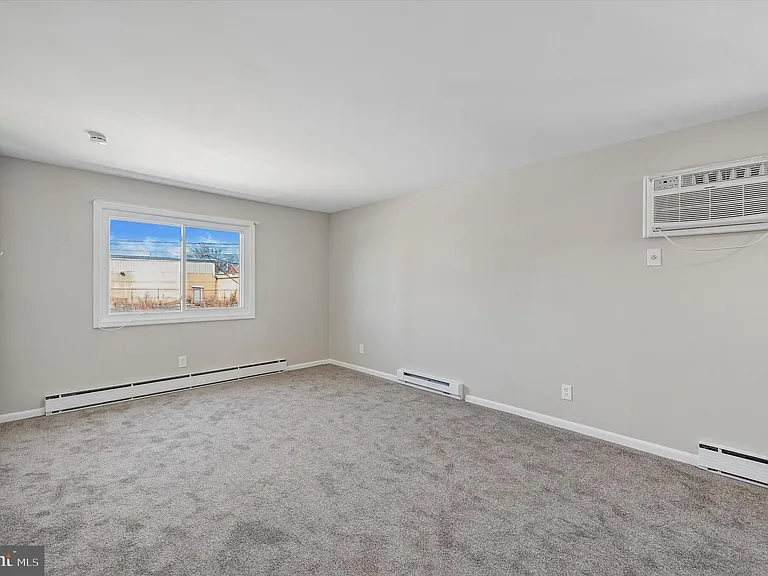 644 Maryland Ave #2 — Photo 6