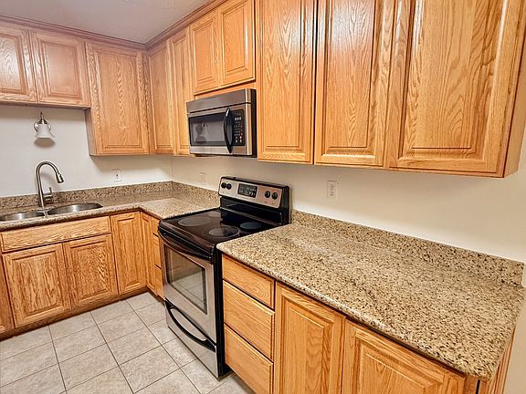 3rd image of 718 N 4th St APT 14