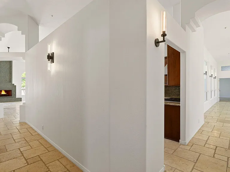 8638 E Dahlia Dr — Photo 10