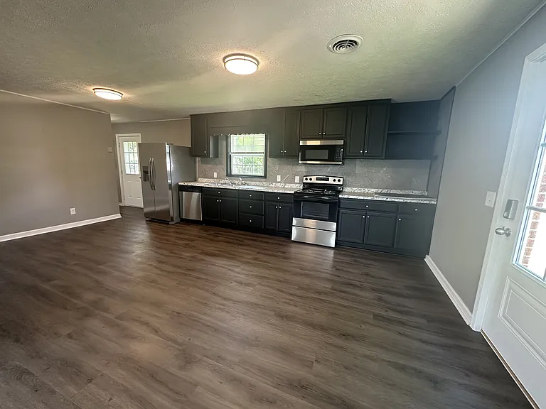 104 Glendale Ave — Photo 4