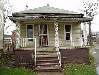 1st image of 2025 W Buena Vista St