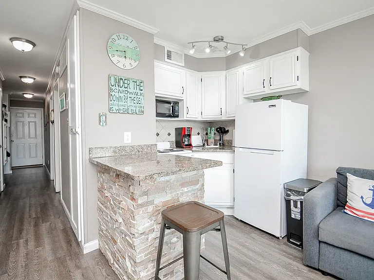 6102 Seawall Blvd #102B — Photo 34