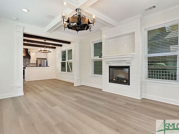 5th image of 1011 E Waldburg Street