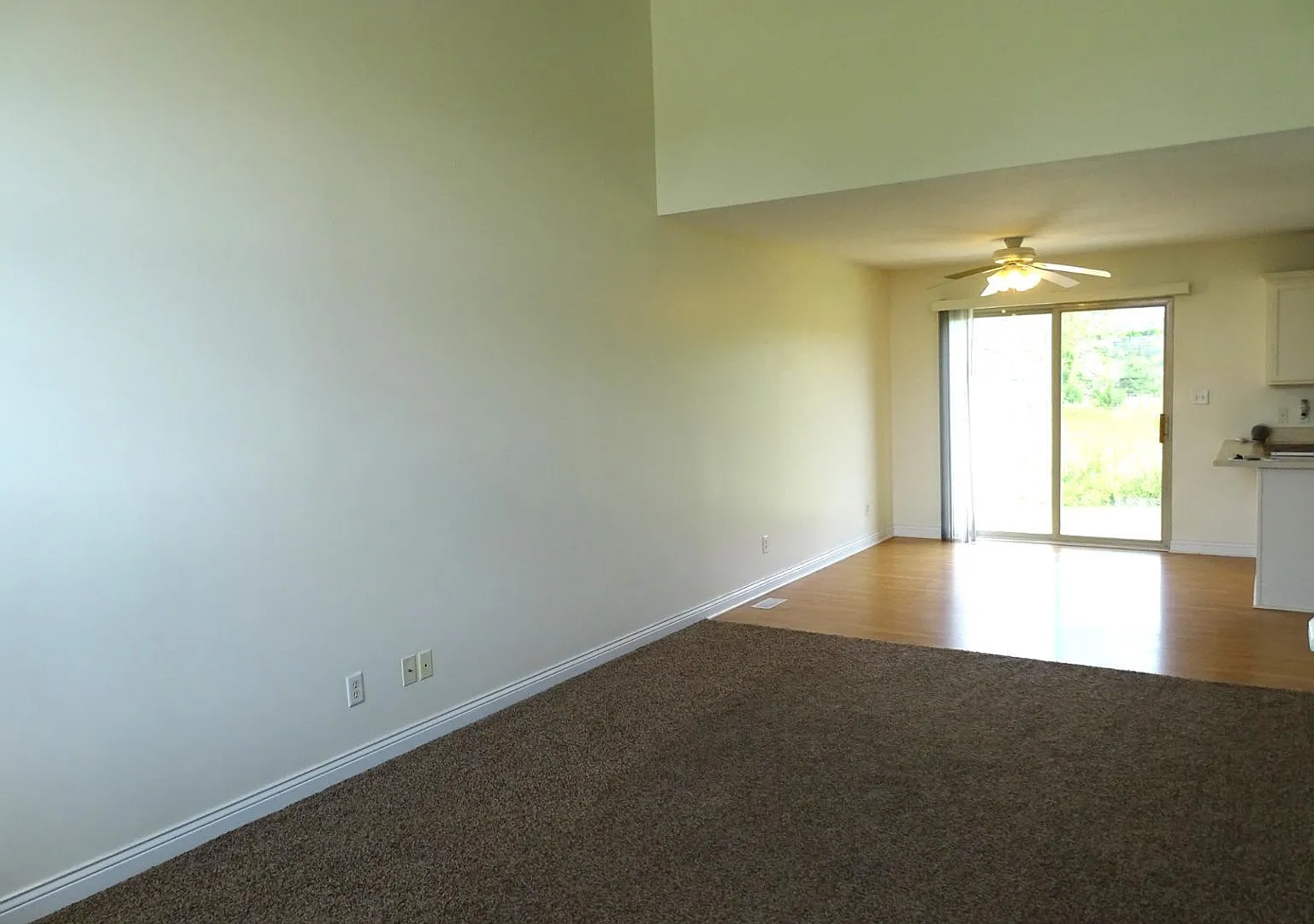 2 bed, 2.5 bath, 1629 sqft, $1,600 — Photo 3