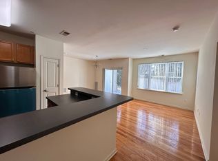 308 Union Ct APT 208, Perth Amboy, NJ 08861