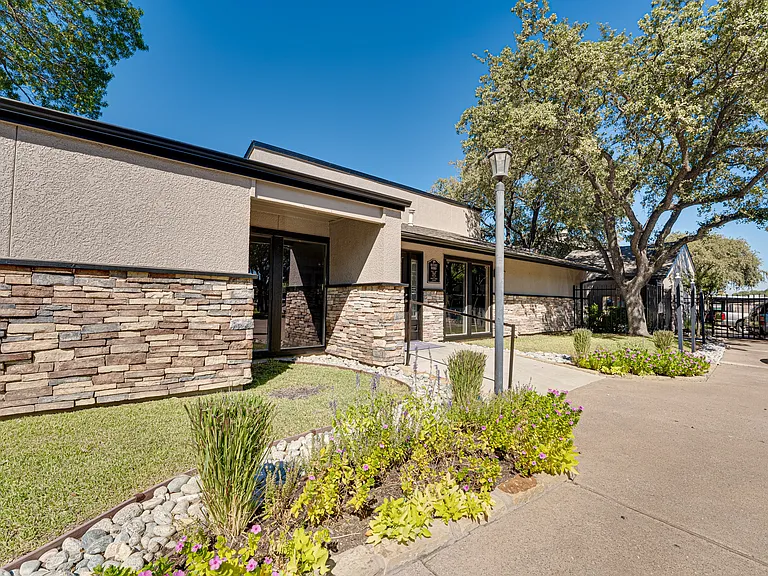 Southern Oaks — Photo 61