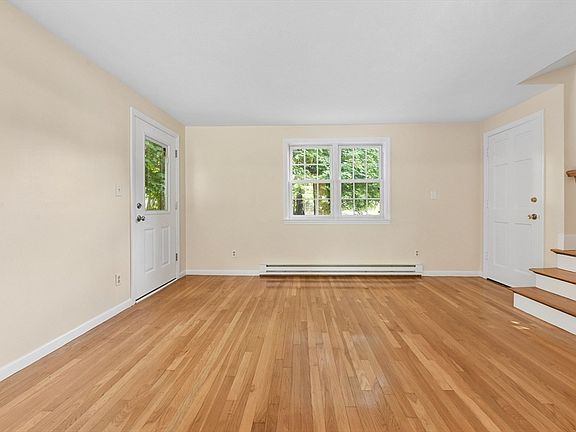 4th image of 663 Main St Unit 663