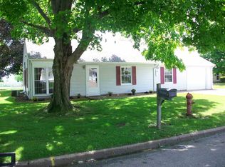 1365 Montello Ct, Canton, IL 61520