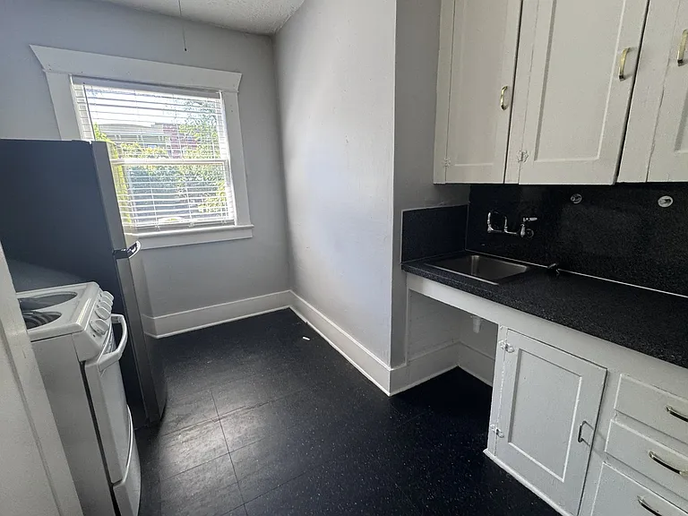 Nordel Apartments — Photo 18