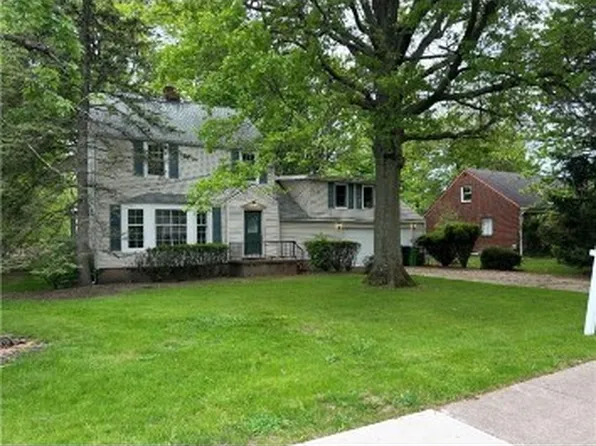 904 Trebisky Rd S, Cleveland, OH 44143
