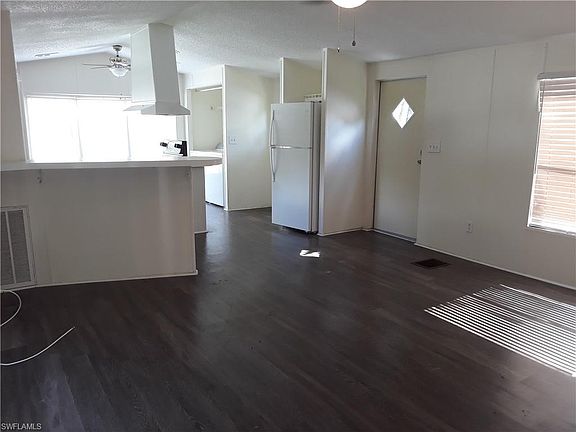 5th image of 1811 Pacific Ave
