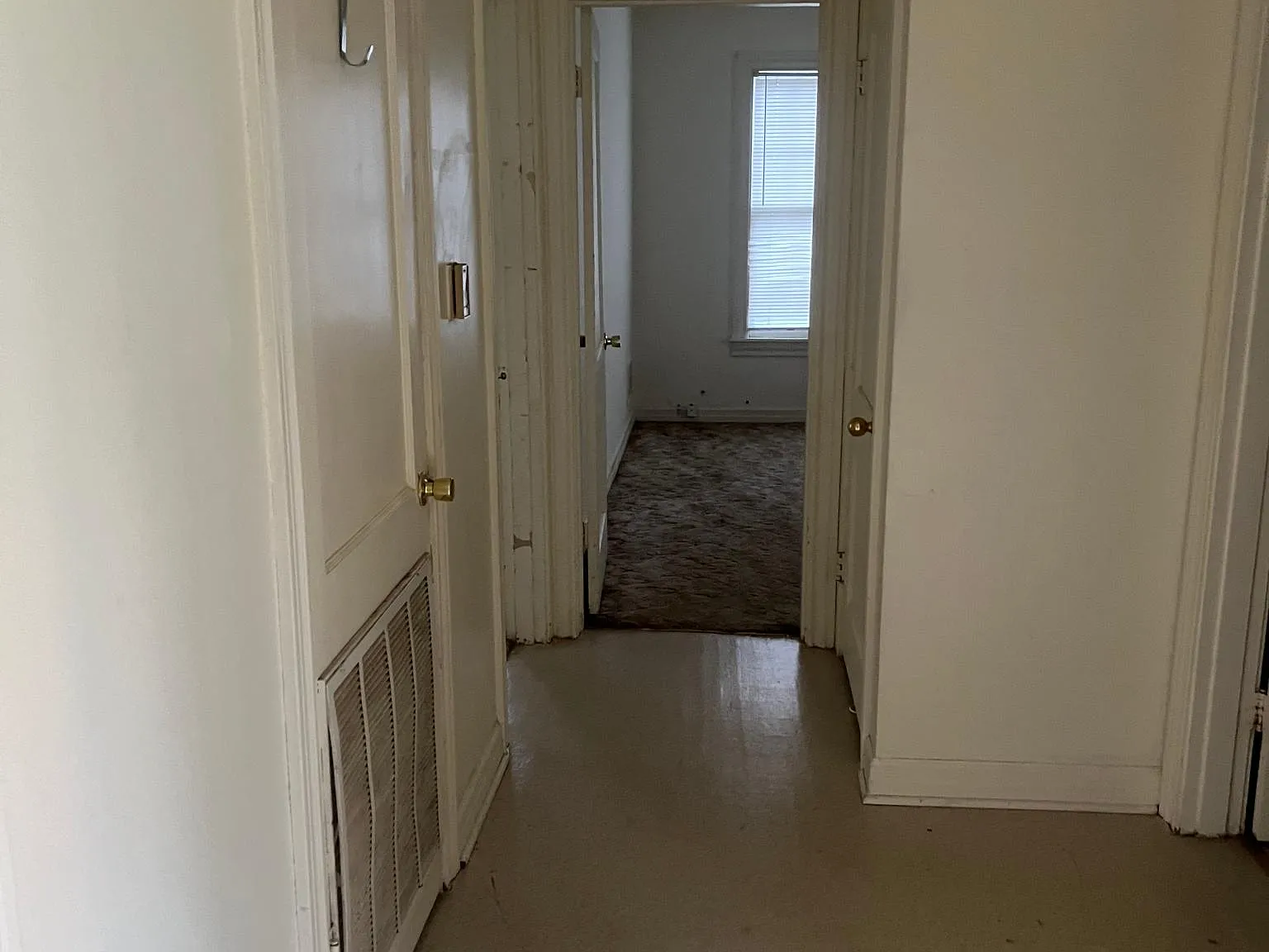 973 N Bowie St — Photo 3