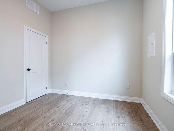 5th image of 728 11th Ave #B