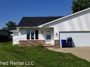 1401 Glenview Ln, Little Chute, WI 54140