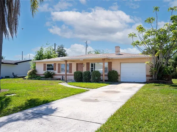 6084 51st Ave N, Kenneth City, FL 33709