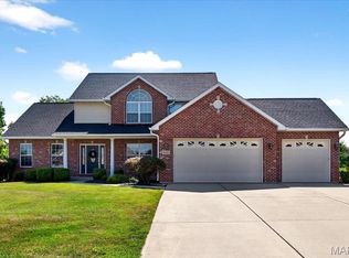 1618 Shadow Rdg, Columbia, IL 62236