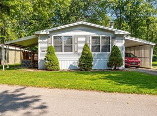229 Hickory Cir, Elyria, OH 44035