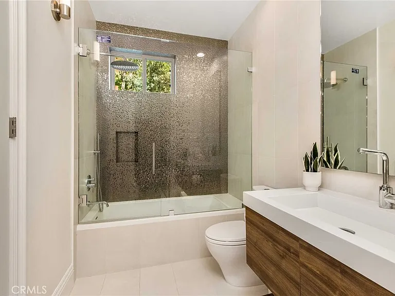 1756 Clear View Dr — Photo 44