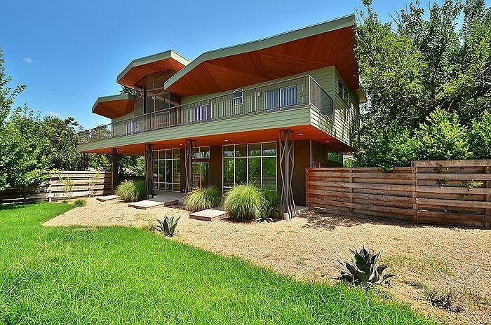 1st image of 3104 Garden Villa Ln