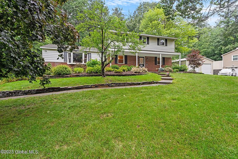 2nd image of 12 Sleepy Hollow Drive