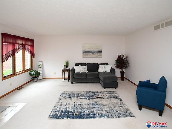 4th image of 2701 S 82nd St