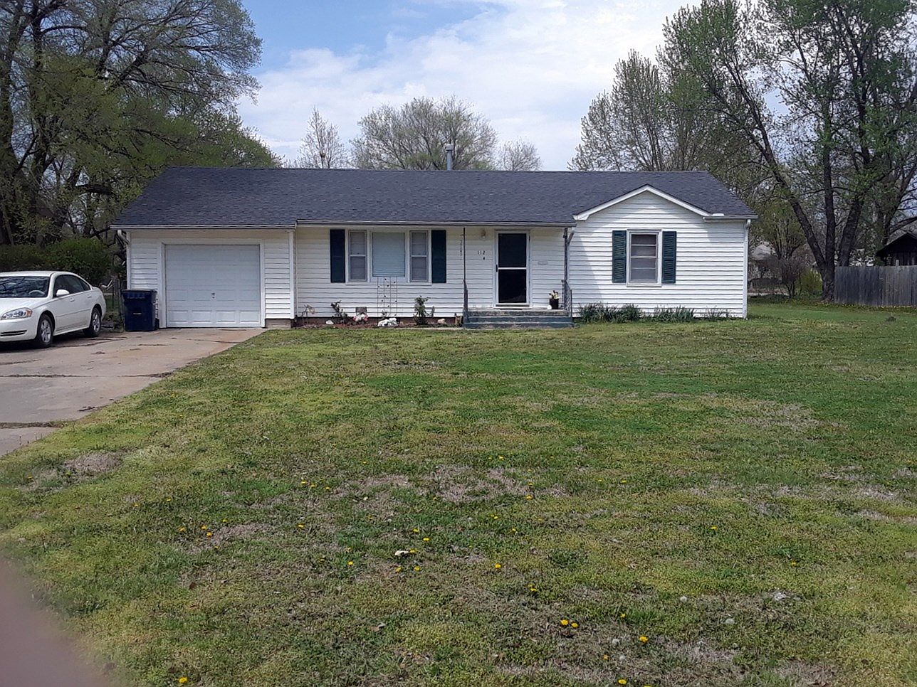 112 Main St, Osage City, KS 66523 Zillow