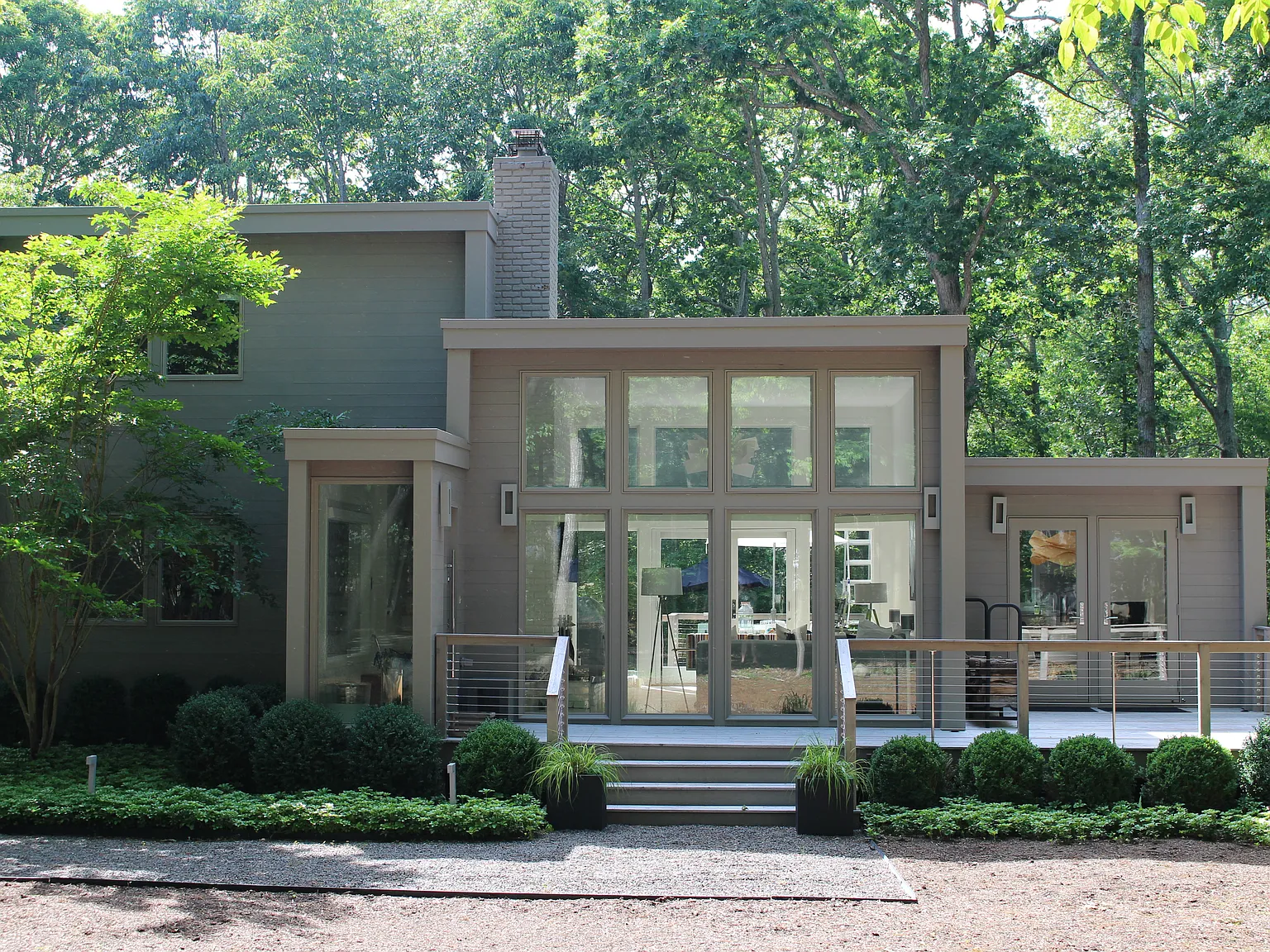 Modern Masterpiece In East Hampton — Photo 1
