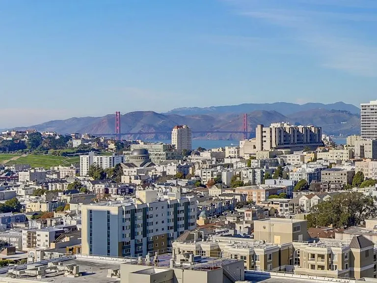 View of Golden Gate Bridge