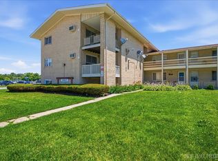 14501 Keystone Ave APT 9, Midlothian, IL 60445