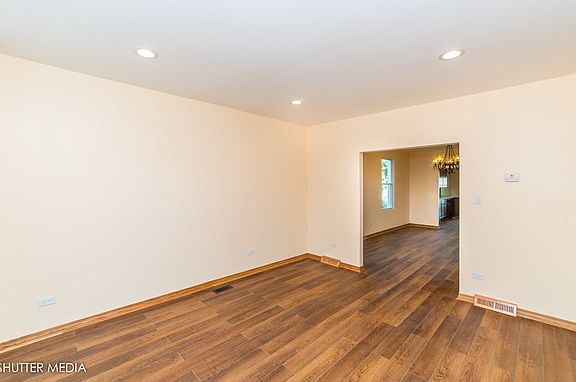 4th image of 3221 S 49th Ave