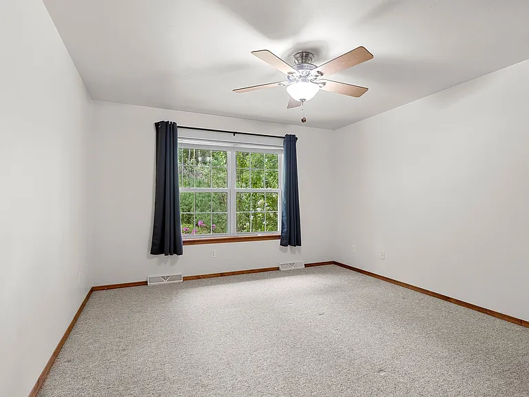 945 Harwood Ave — Photo 22