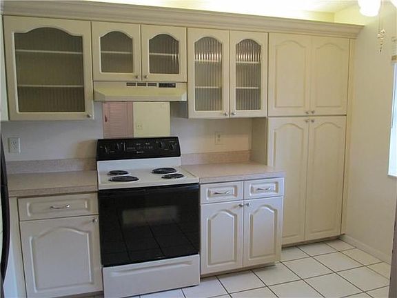 3rd image of 3719 Carambola Cir N #2827