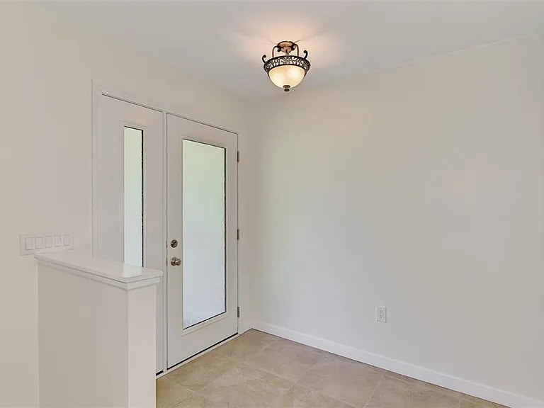 2340 Palmetto St — Photo 7
