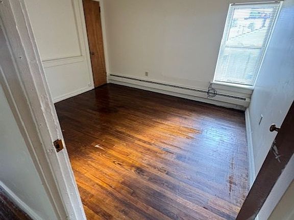 5th image of 1158 Mulberry St