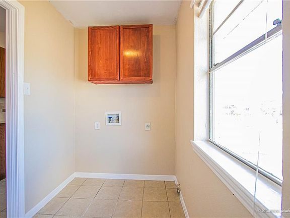 3rd image of 2310 Cypress Dr
