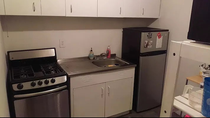 Rented by Green Line Realty | media 8