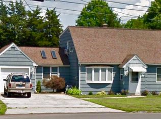 25 Glenmoor Dr, East Haven, CT 06512