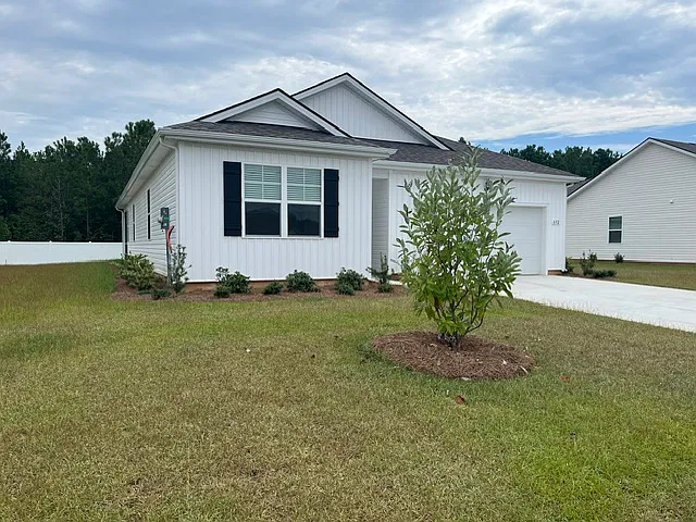 5 bed, 2016 sqft, $2,300 — Photo 2