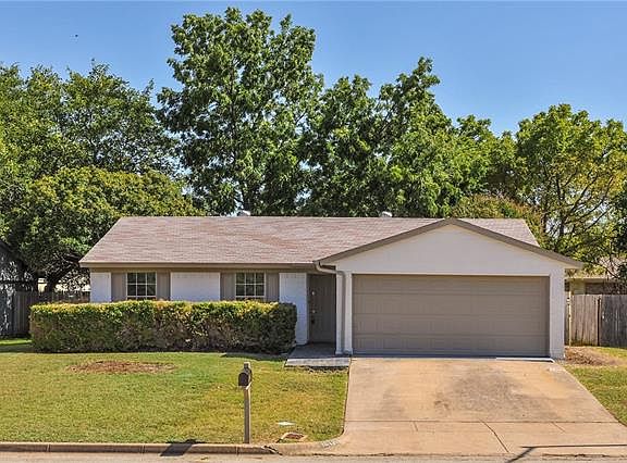 2nd image of 10121 Peppertree Ln