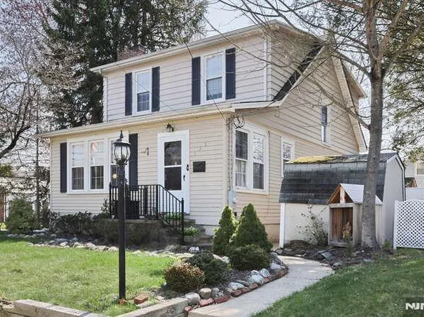 535 Cleveland Ave, River Vale, NJ 07675