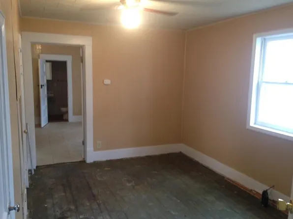 308 S Graham Ave #2, Carbondale, IL 62901