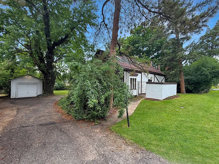 2890 Quay St — Photo 26