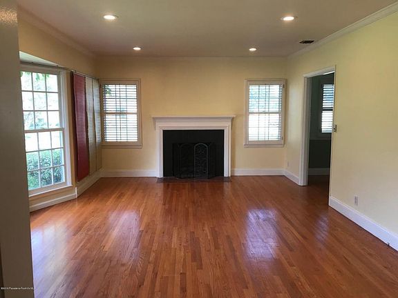 3rd image of 902 Palo Alto Dr