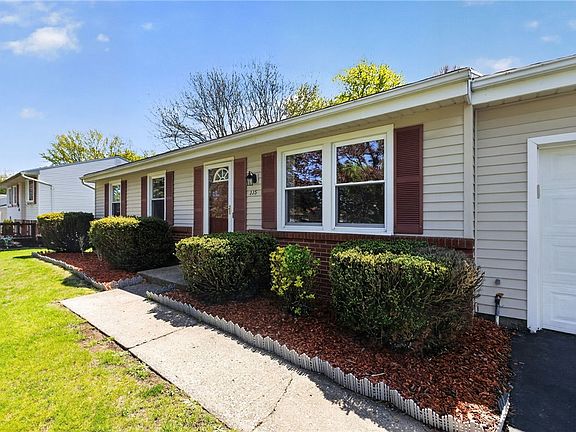 3rd image of 335 Alfonso Dr