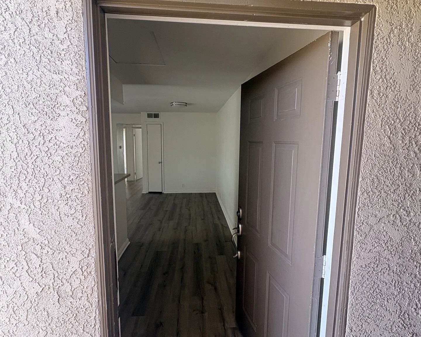 2 bed, 840 sqft, $2,500 — Photo 2