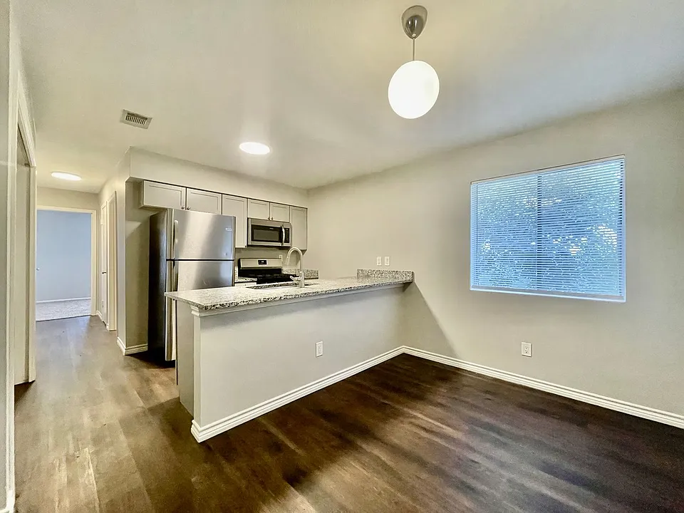 1106 A B Hazelton St #1108