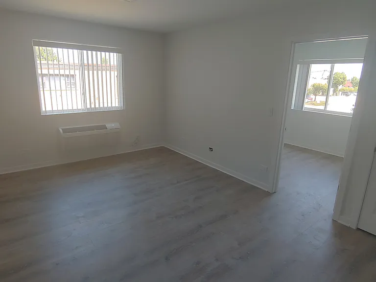 5366 S Laramie Ave #202 — Photo 13