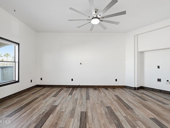5th image of 3056 Cascade Point Dr