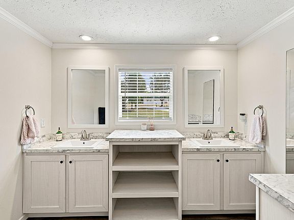 3rd image of 544 Jones Chapel Rd
