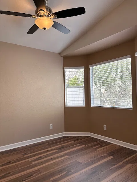 3 bed, 2.5 bath, 1915 sqft, $4,950 — Photo 4